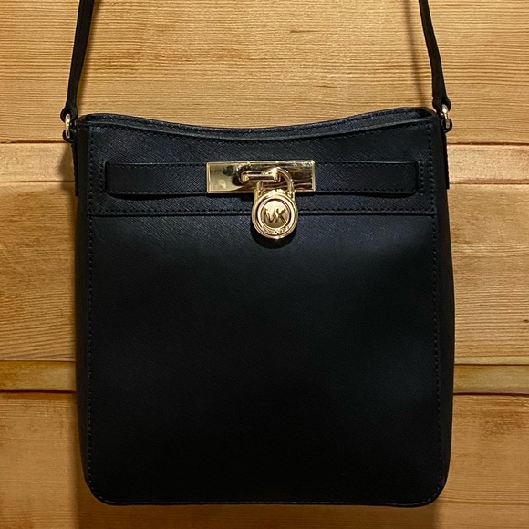 NWT Michael Kors Genuine Saffiano Leather Padlock Crossbody Bag - Picture 1 of 11